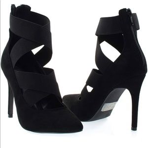 Criss cross black heels